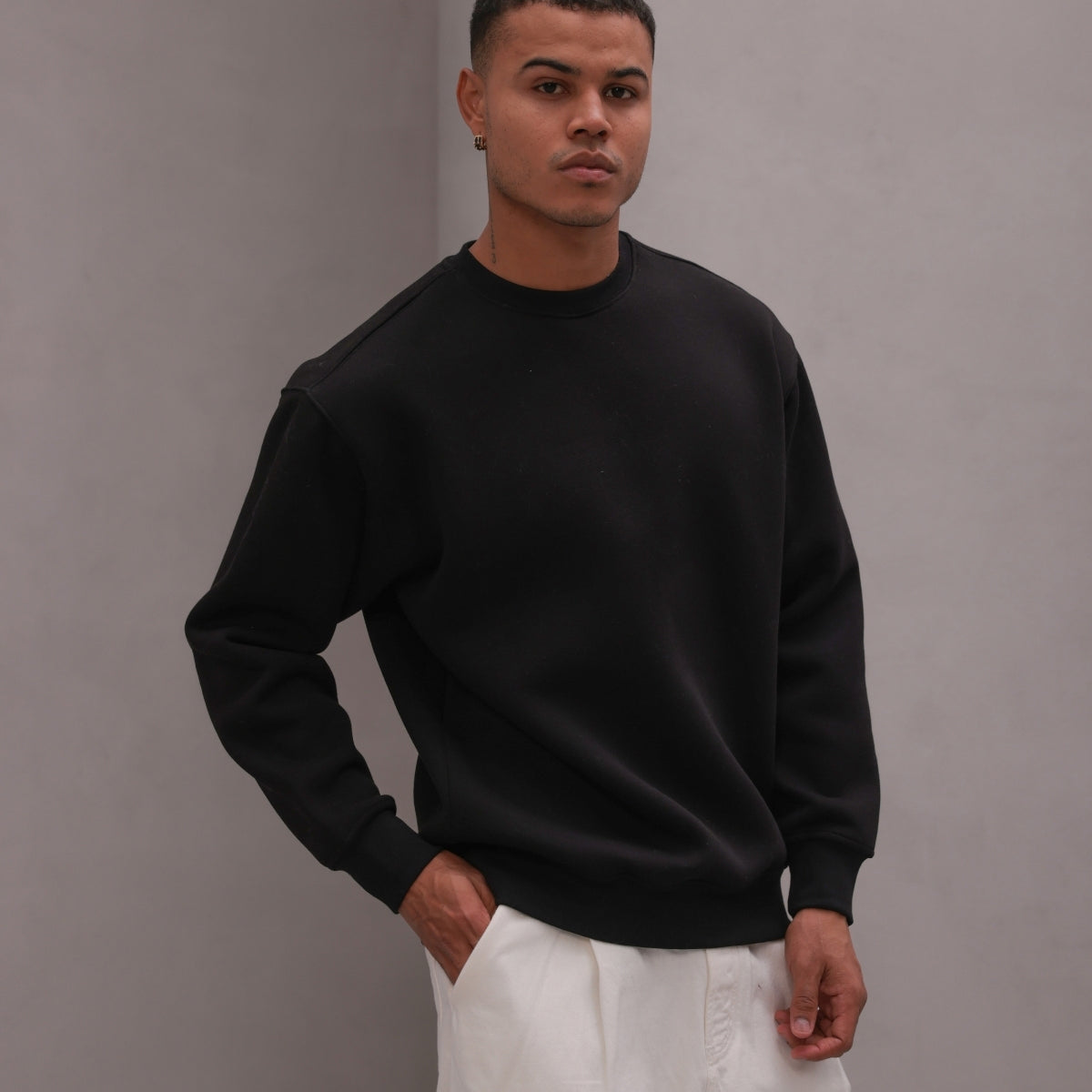 Erkek Oversize Sweatshirt Basic Siyah – Bisiklet Yaka, 3 İplik Şardonlu Polar