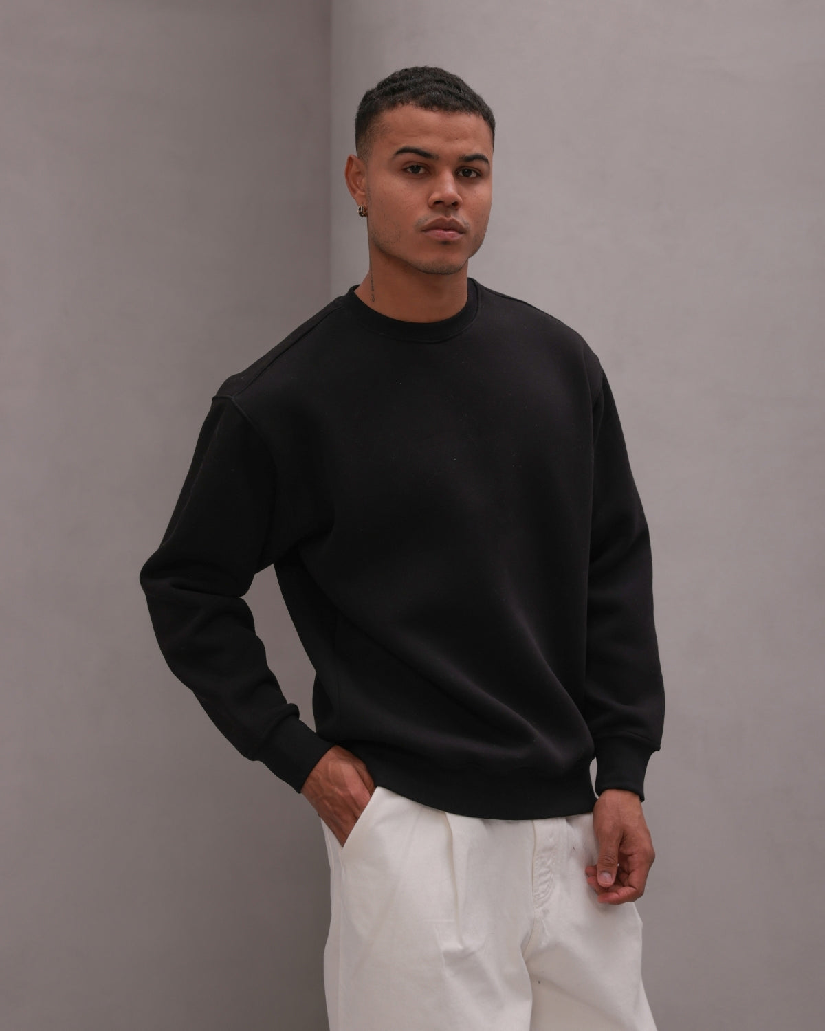 Erkek Oversize Sweatshirt Basic Siyah – Bisiklet Yaka, 3 İplik Şardonlu Polar