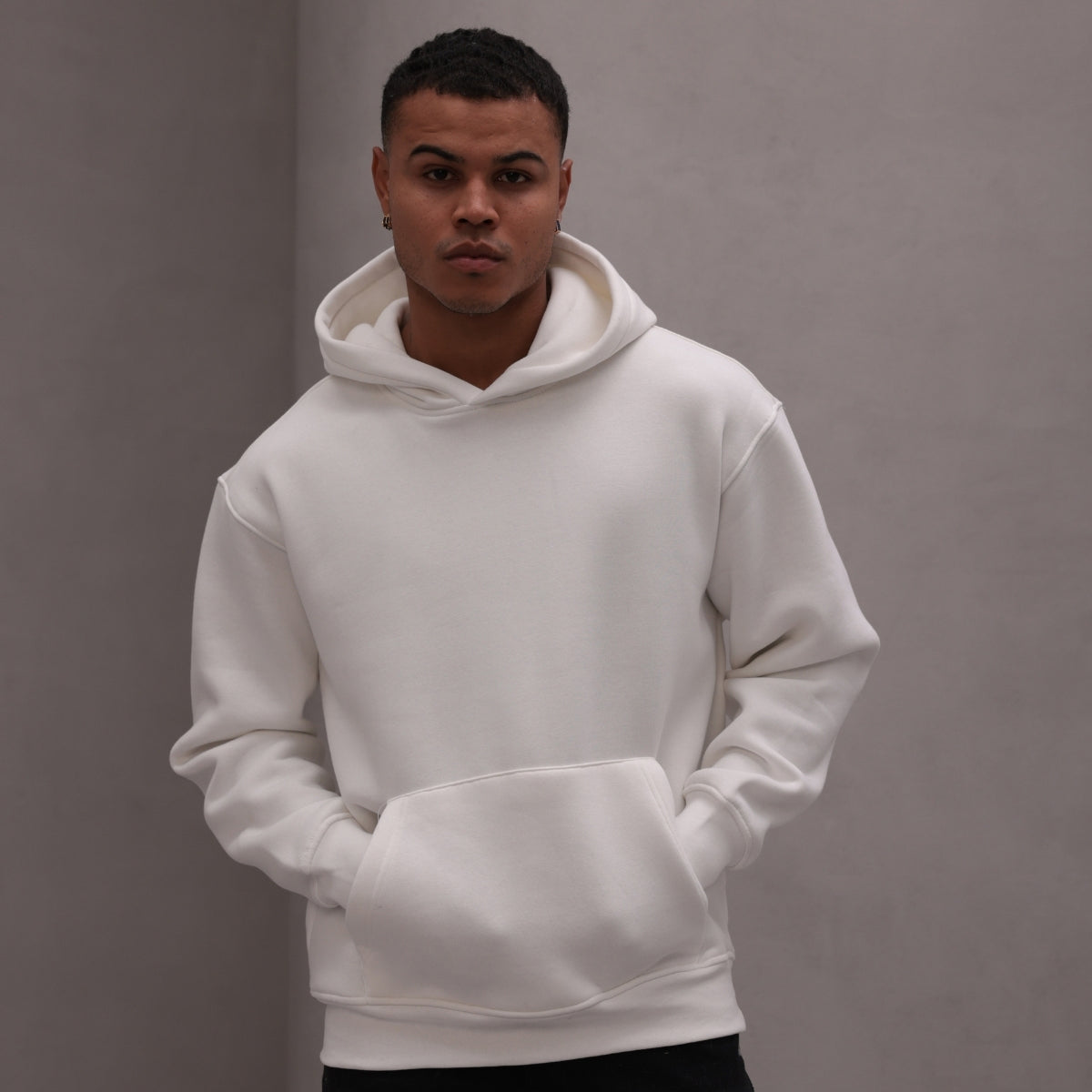 Erkek Oversize Sweatshirt Hoodie Basic Beyaz – Kapüşonlu, 3 İplik Polar, Kanguru Cepli