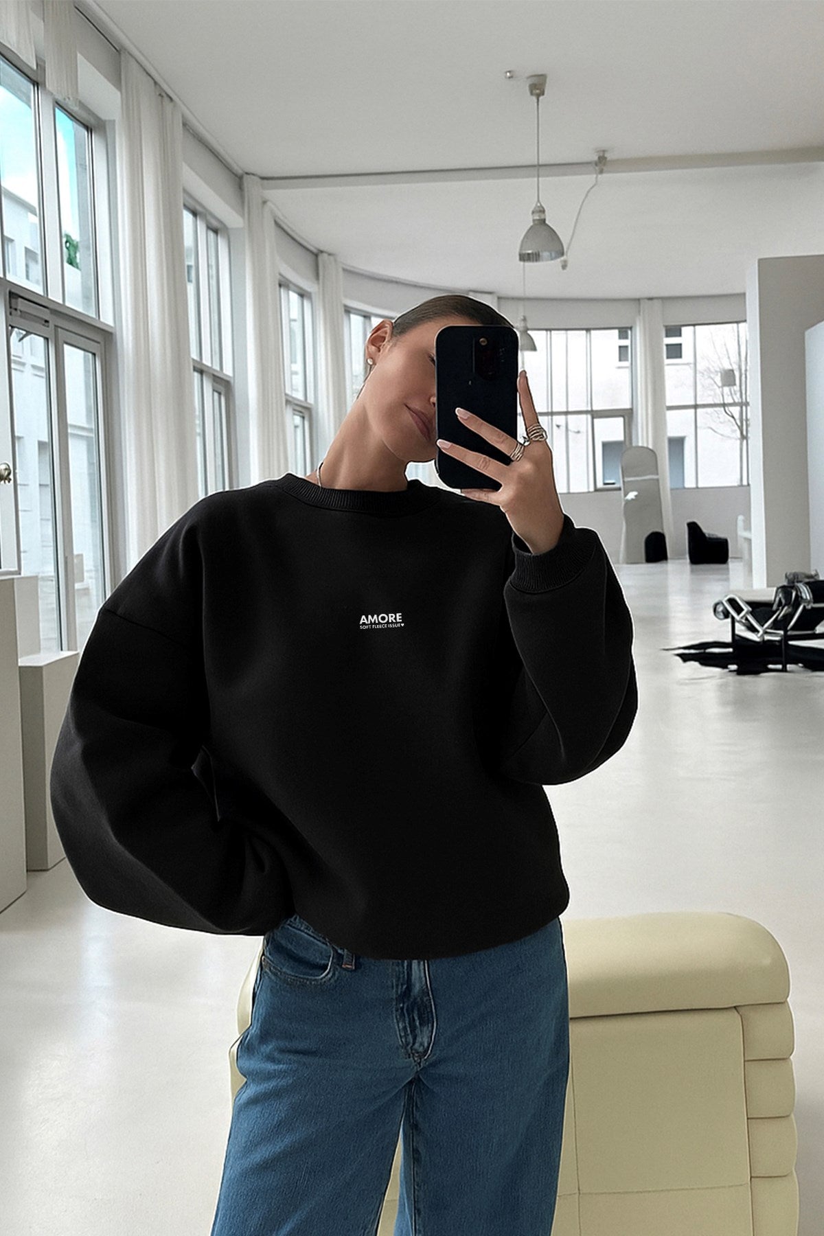 Kadın Oversize Sweatshirt AMORE Siyah – Bisiklet Yaka, 3 İplik Şardounlu Polar