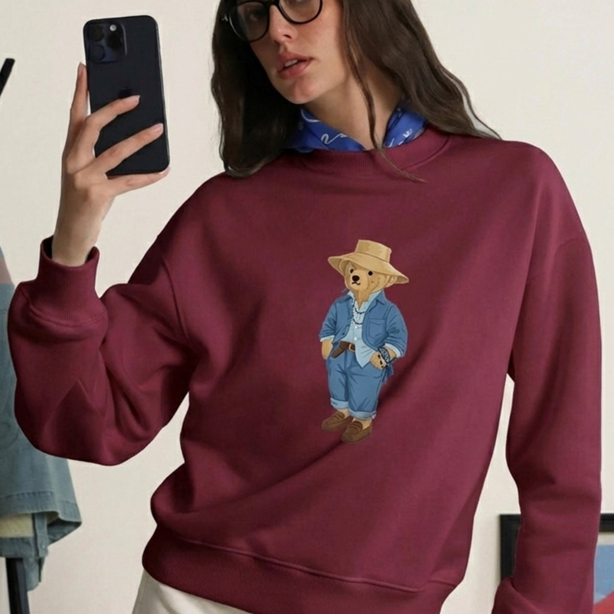 Kadın Oversize Sweatshirt Ranch Bear Baskılı Bordo – Bisiklet Yaka, 3 İplik Şardonlu Polar
