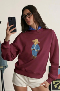 Kadın Oversize Sweatshirt Ranch Bear Baskılı Bordo – Bisiklet Yaka, 3 İplik Şardonlu Polar