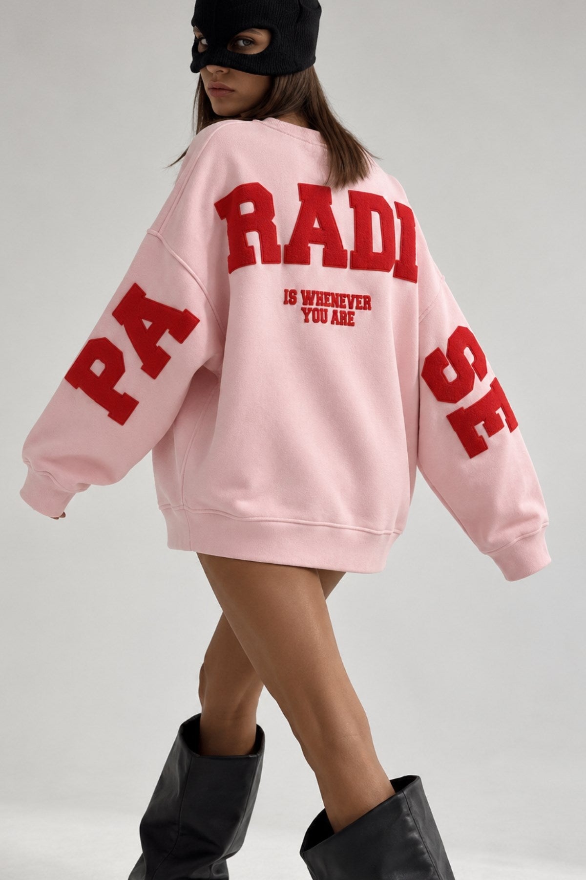 Kadın Oversize Sweatshirt Paradise Varsity Kabartma Baskılı Pembe – Bisiklet Yaka, 3 İplik Şardonlu Polar