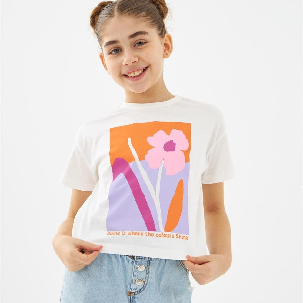 Home Is Weare The Colors Shine Yazılı Çiçek Tasarım Baskılı Beyaz Çocuk T-Shirt
