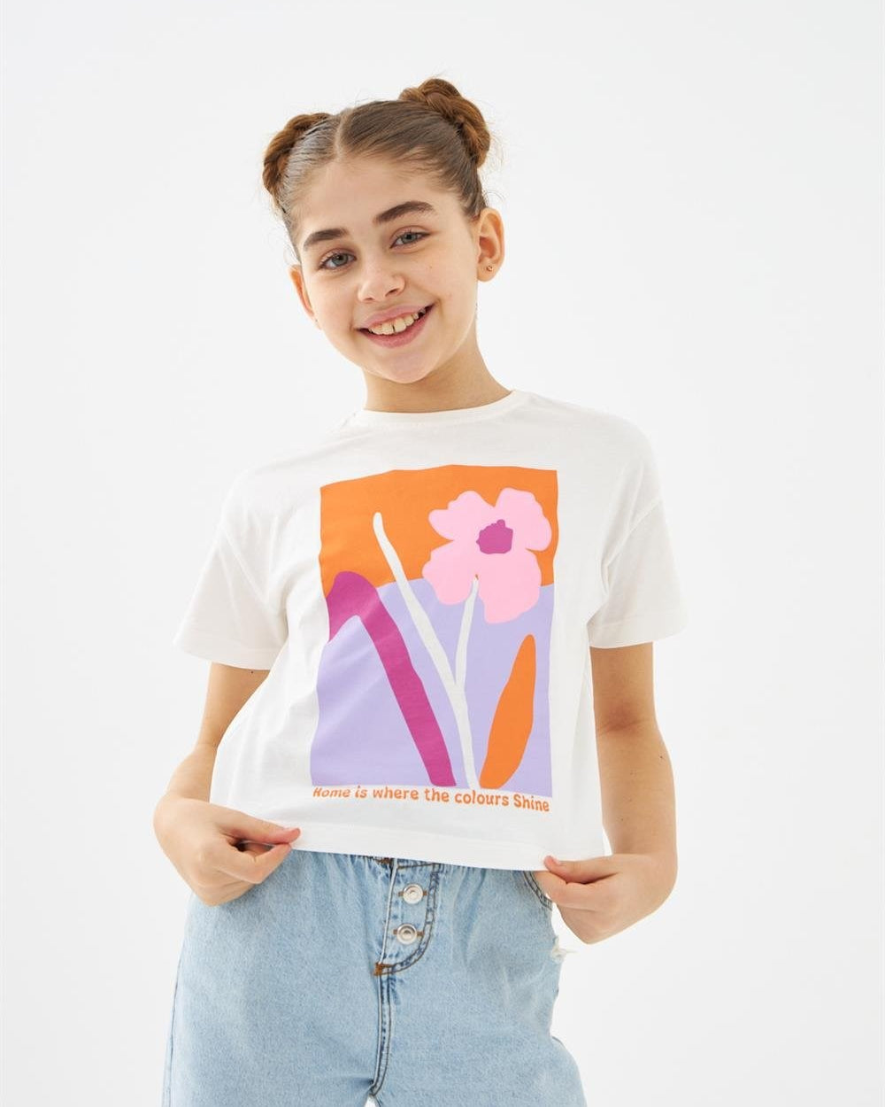 Home Is Weare The Colors Shine Yazılı Çiçek Tasarım Baskılı Beyaz Çocuk T-Shirt
