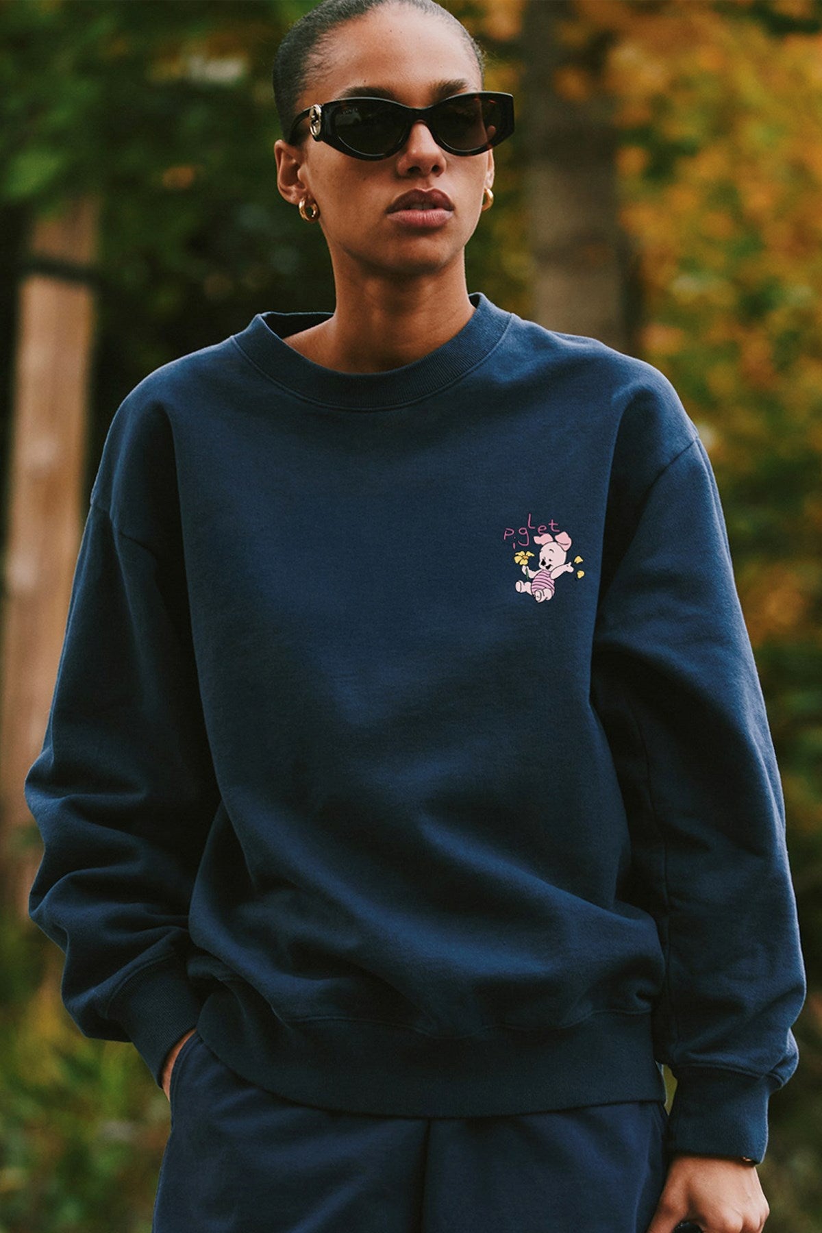 Kadın Oversize Sweatshirt Piglet Bloom Baskılı Lacivert – Bisiklet Yaka, 3 İplik Şardonlu Polar