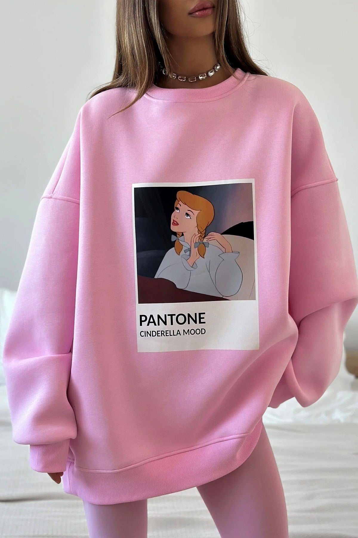 Kadın Oversize Sweat  – 3 İplik Şardonlu Polar, Bisiklet Yaka, Pantone – Prenses Baskılı