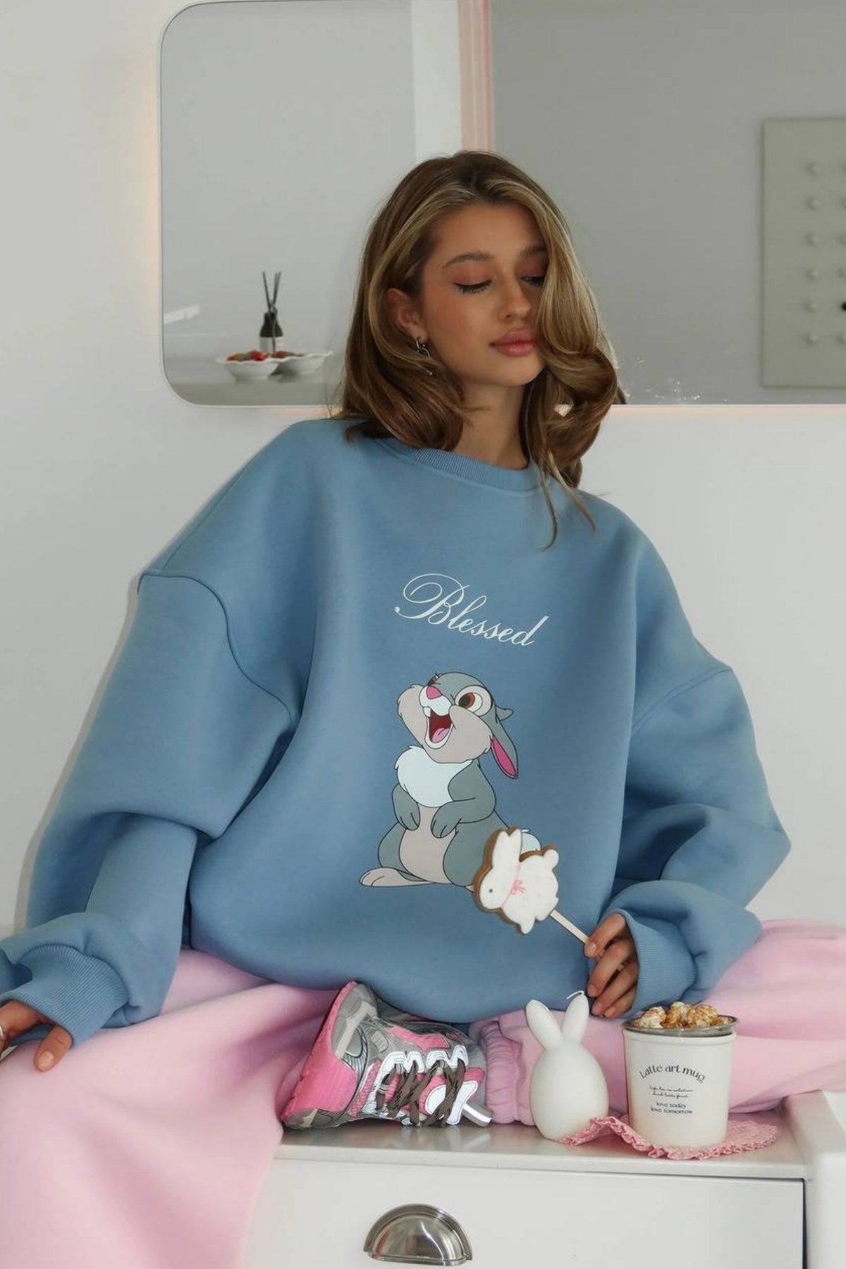 Kadın Oversize Sweat Elbise Blessed Bunny Baskılı Marine – Bisiklet Yaka, 3 İplik Şardonlu Polar
