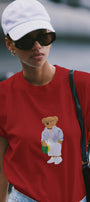 Kadın Oversize Tişört Bambino Bear Baskılı Kırmızı – Bisiklet Yaka, Rahat Kalıp, %100 Pamuk