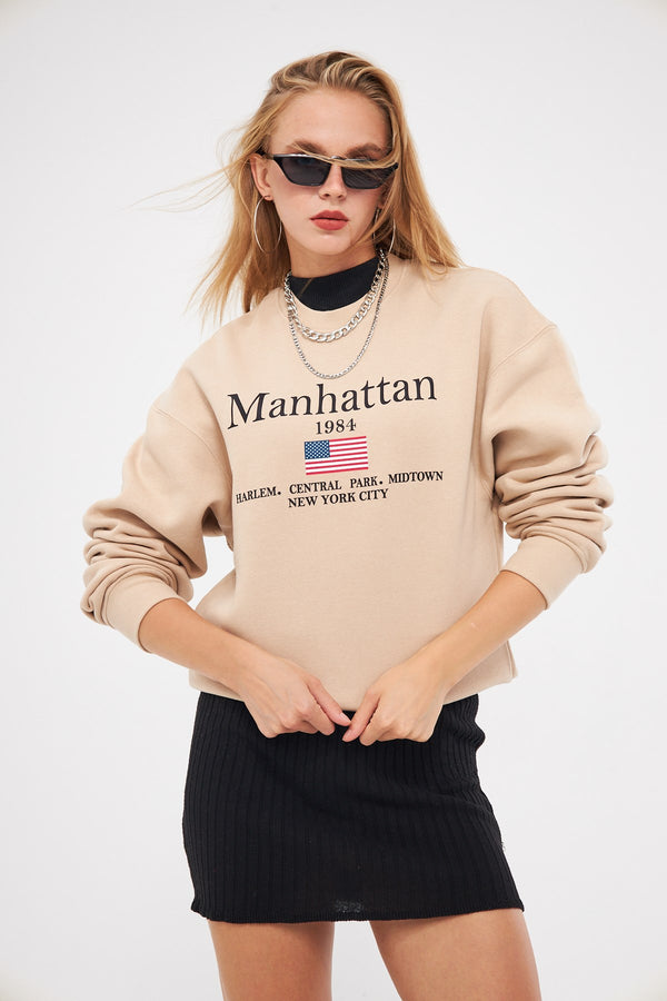 Bisiklet Yaka İçi Polar Manhattan 1984 Yazı Baskılı Bej Oversize Sweatshirt