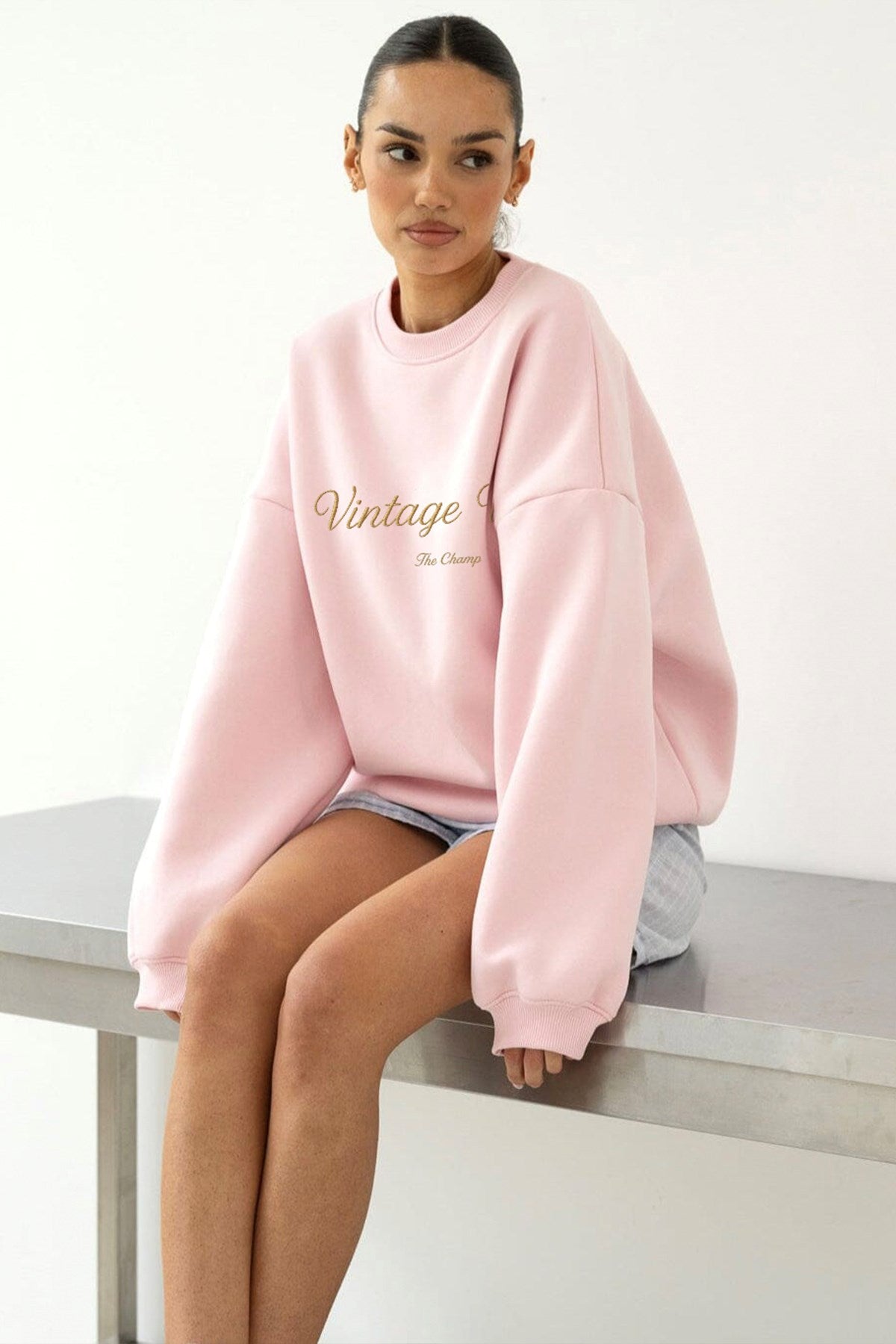 Kadın Oversize Sweatshirt Vintage Vibes Baskılı Pembe – Bisiklet Yaka, 3 İplik Şardonlu Polar