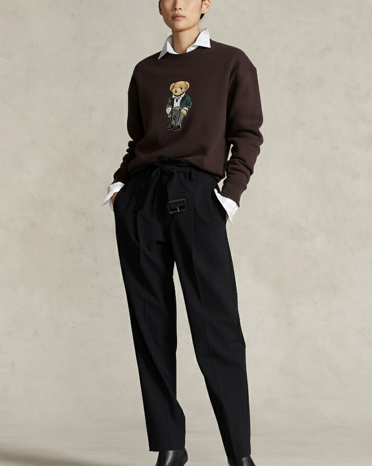 Kadın Oversize Sweatshirt Parisian Bear Baskılı Kahverengi – Bisiklet Yaka, 3 İplik Şardonlu 