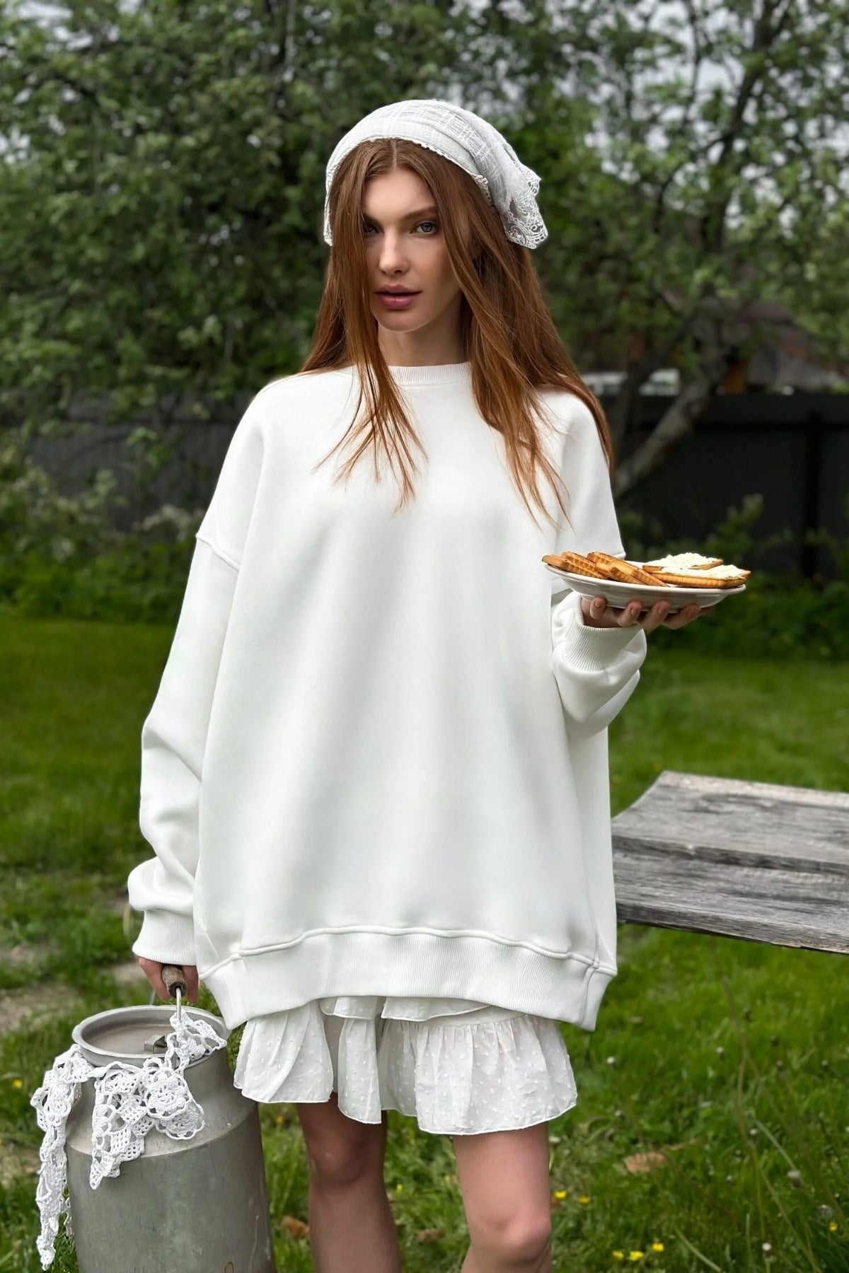 Kadın Oversize Sweatshirt Elbise Basic Beyaz – Bisiklet Yaka, 3 İplik Şardonlu Polar