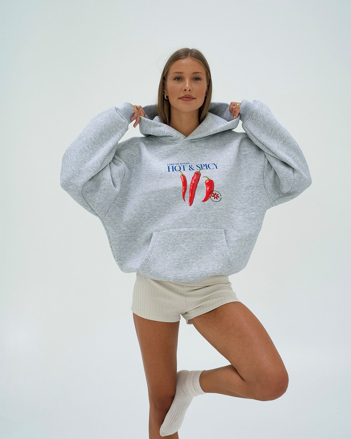 Kadın Oversize Sweatshirt Hoodie Hot & Spicy Baskılı Gri – Kapüşonlu, 3 İplik Şardonlu Polar