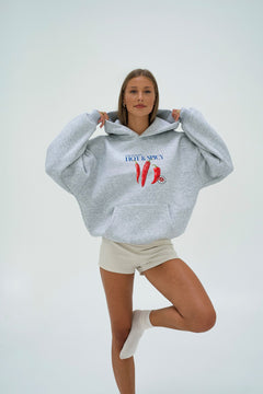 Kadın Oversize Sweatshirt Hoodie Hot & Spicy Baskılı Gri – Kapüşonlu, 3 İplik Şardonlu Polar