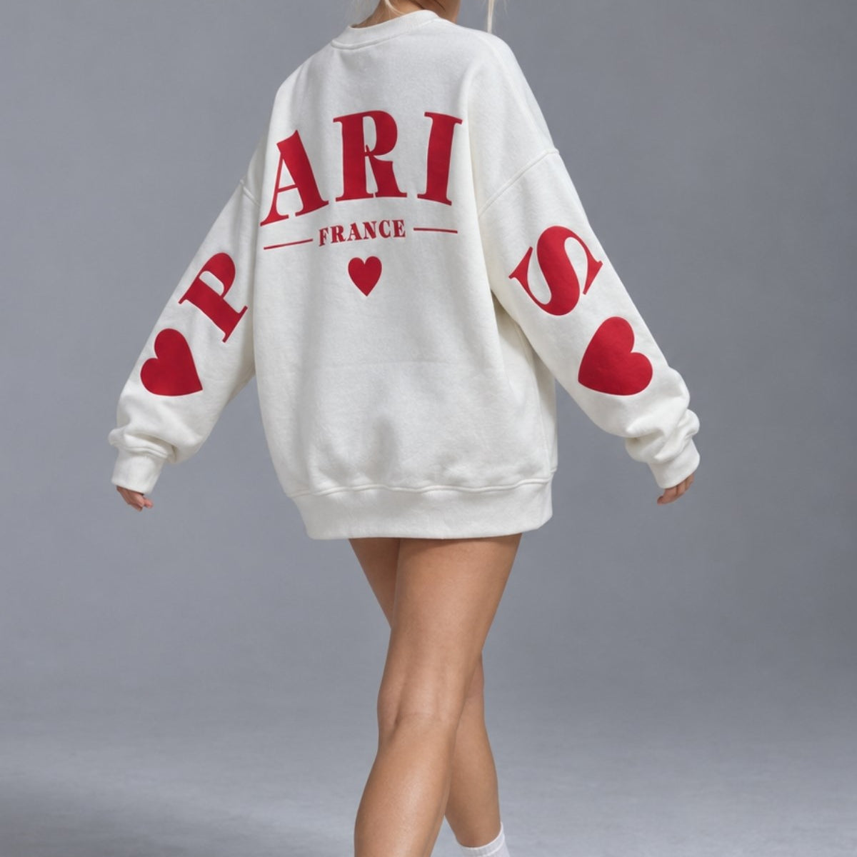 Kadın Oversize Sweatshirt Paris 3D Baskılı Beyaz – Bisiklet Yaka, Kol ve Sırt Baskılı, 3 İplik