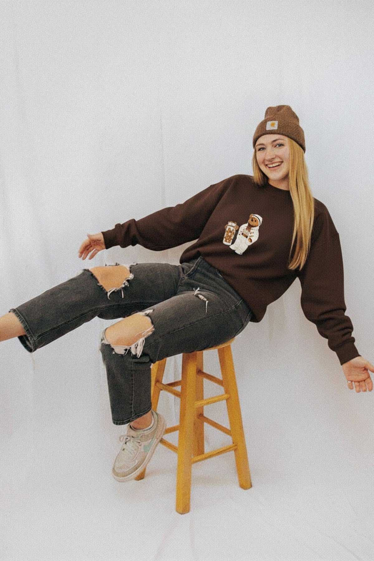 Kadın Oversize Sweatshirt Quiet Club 3D Baskılı Kahverengi – Bisiklet Yaka, 3 İplik Şardonlu Polar