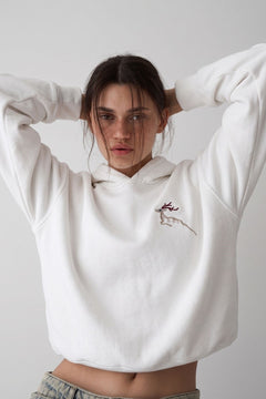 Kadın Oversize Hoodie Geyik Nakışlı Beyaz – Kapüşonlu, Kanguru Cepli, 3 İplik Şardonlu Polar