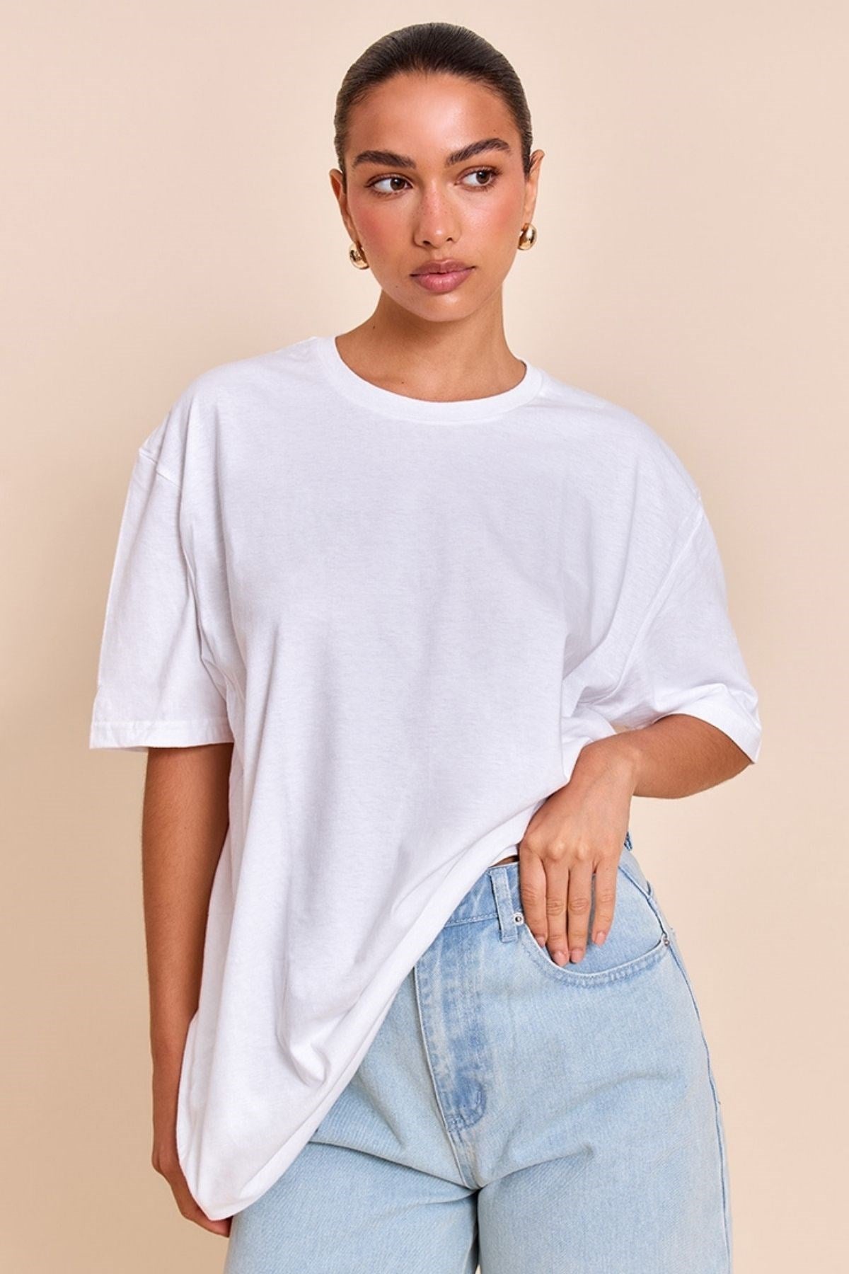 Kadın Oversize Yazlık Beyaz Balık Desenli Günlük Tişört – Sardines Baskılı Moda
