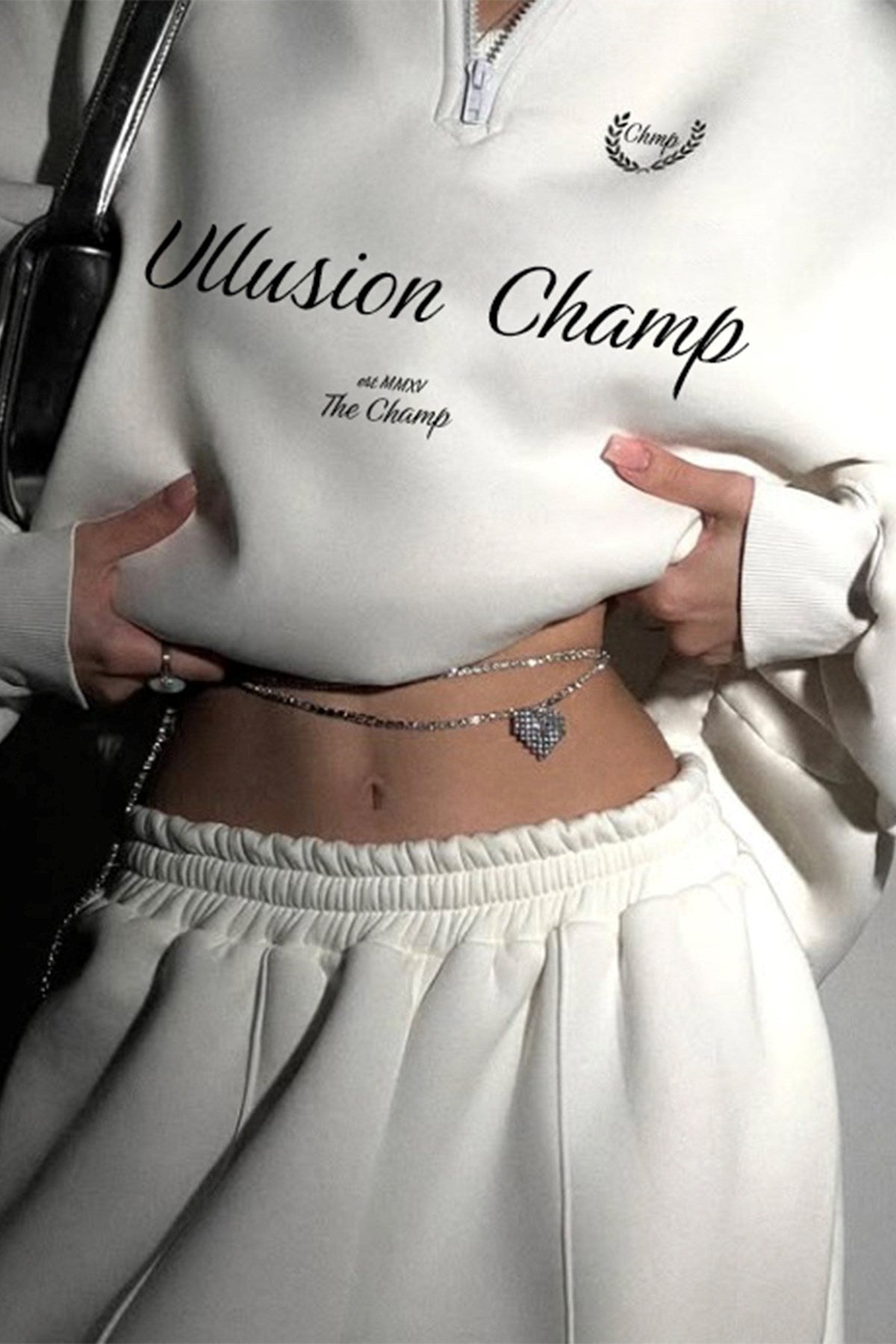 Kadın Oversize Sweatshirt Illusion Champ Baskılı Beyaz – Yarım Fermuarlı, 3 İplik Şardonlu Polar