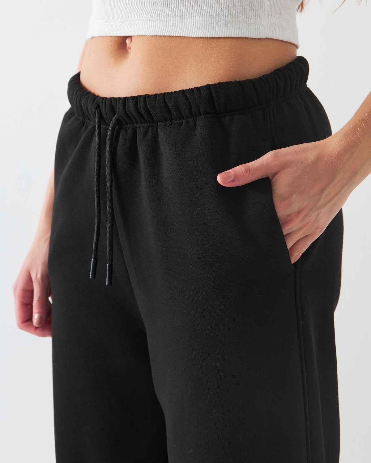 Oversize Unisex Eşofman Altı Siyah – 3 İplik Şardonlu, Bol Paça, Cepli, Modern Rahat Kesim