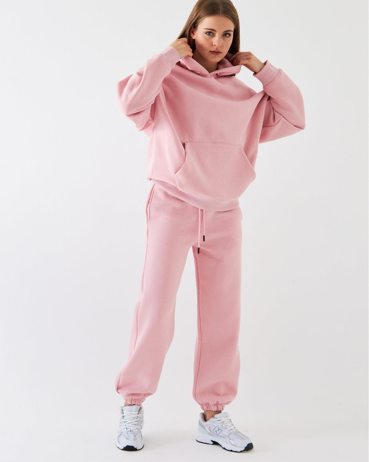 Oversize Unisex Eşofman Takımı Pembe – Basic, 3 İplik Şardonlu Polar; Kapüşonlu Üst, Lastikli Alt