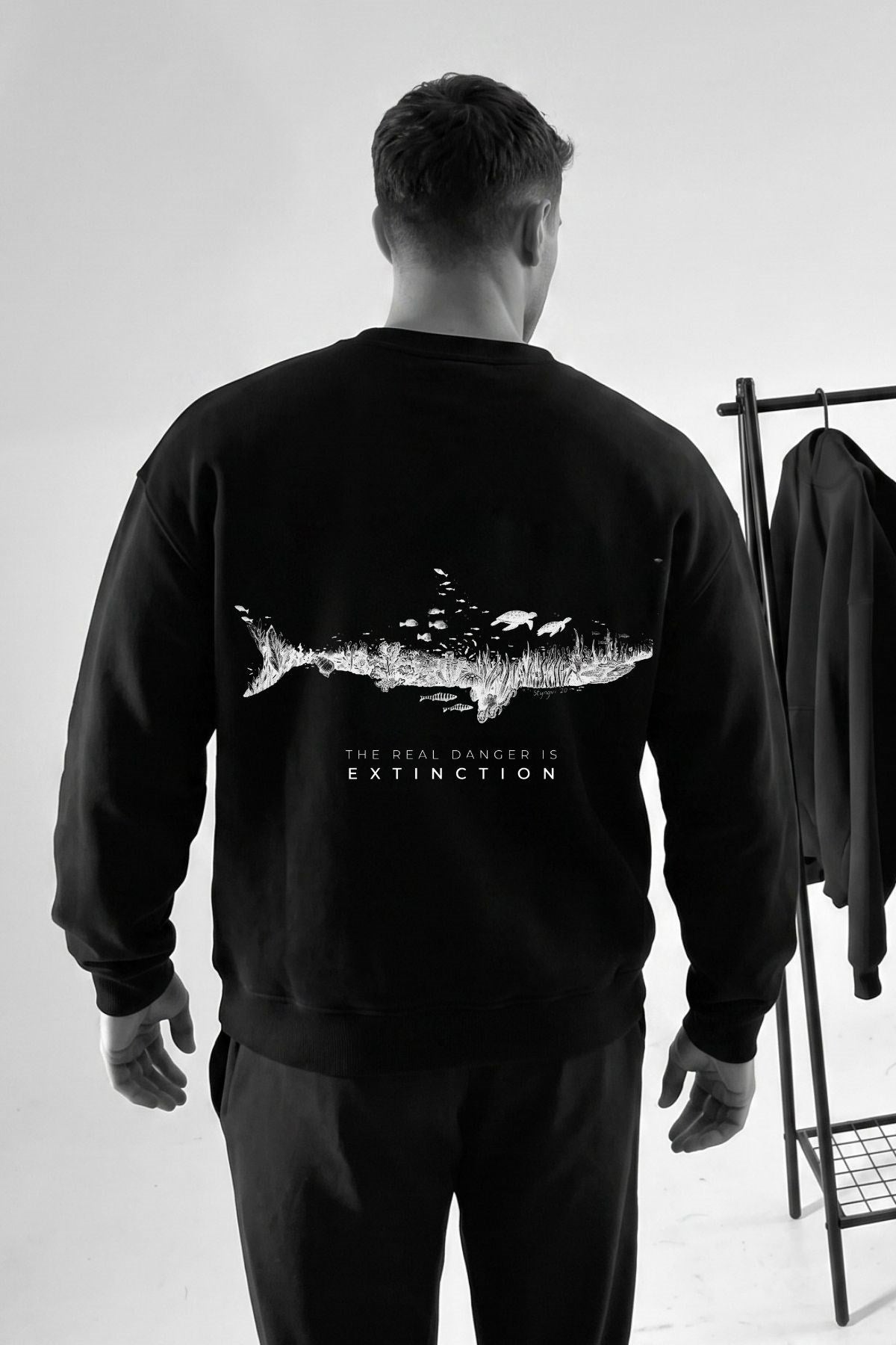 Erkek Oversize Sweatshirt Extinction Baskılı Siyah – Bisiklet Yaka, 3 İplik Şardonlu Polar