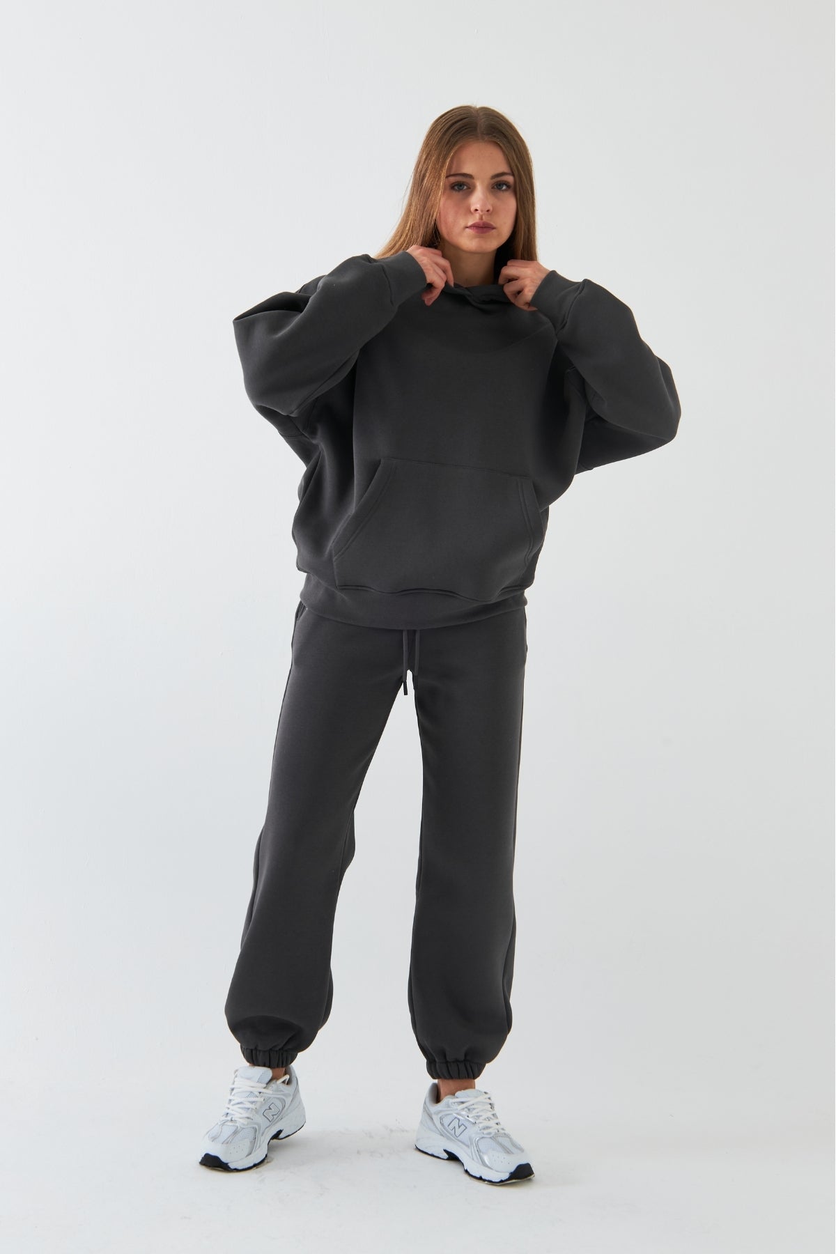 Oversize Unisex Eşofman Takımı Füme – Basic, 3 İplik Şardonlu Polar; Kapüşonlu Üst, Lastikli Alt