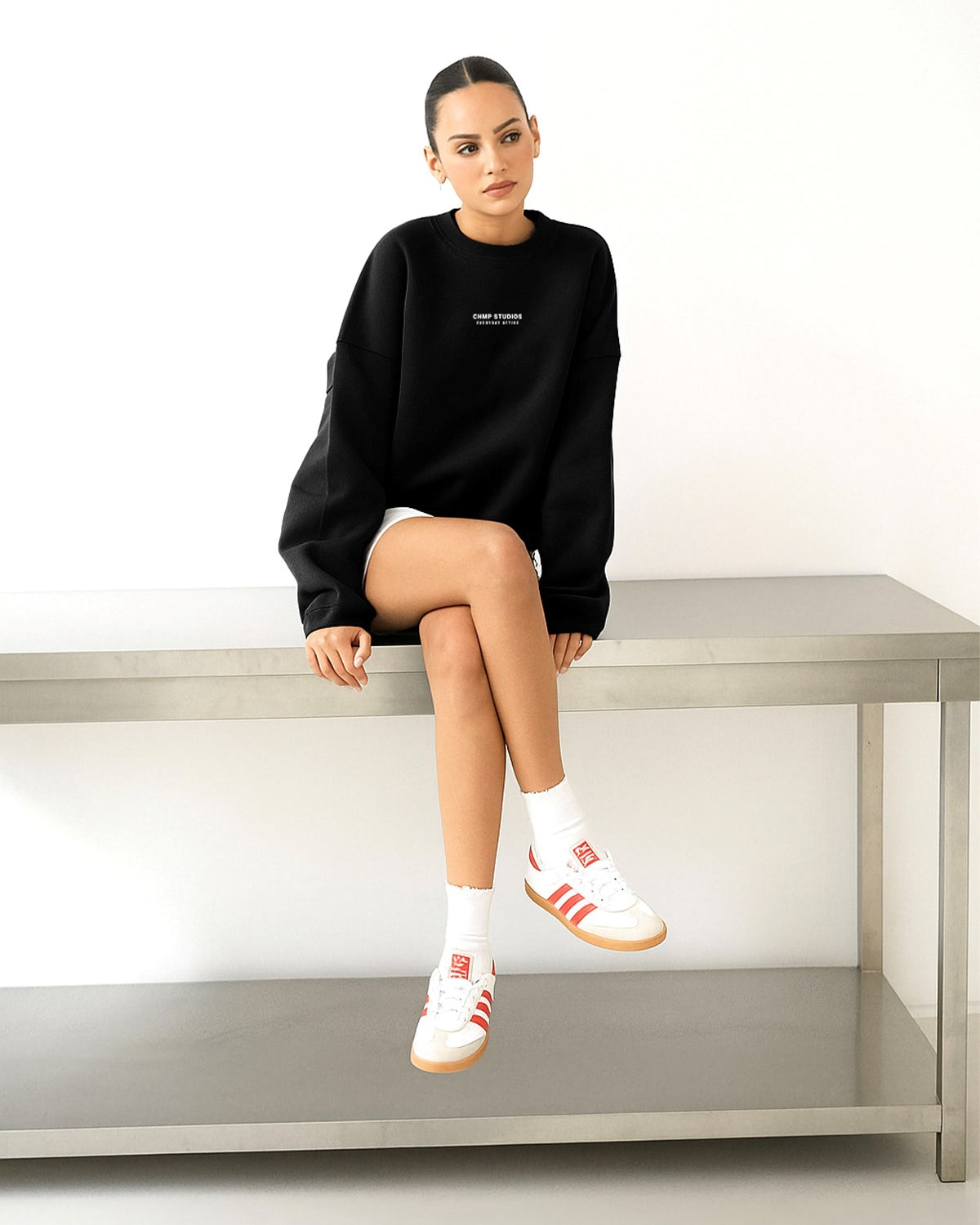 Kadın Oversize Sweatshirt CHMP STUDIOS Siyah – Bisiklet Yaka, 3 İplik Şardounlu Polar