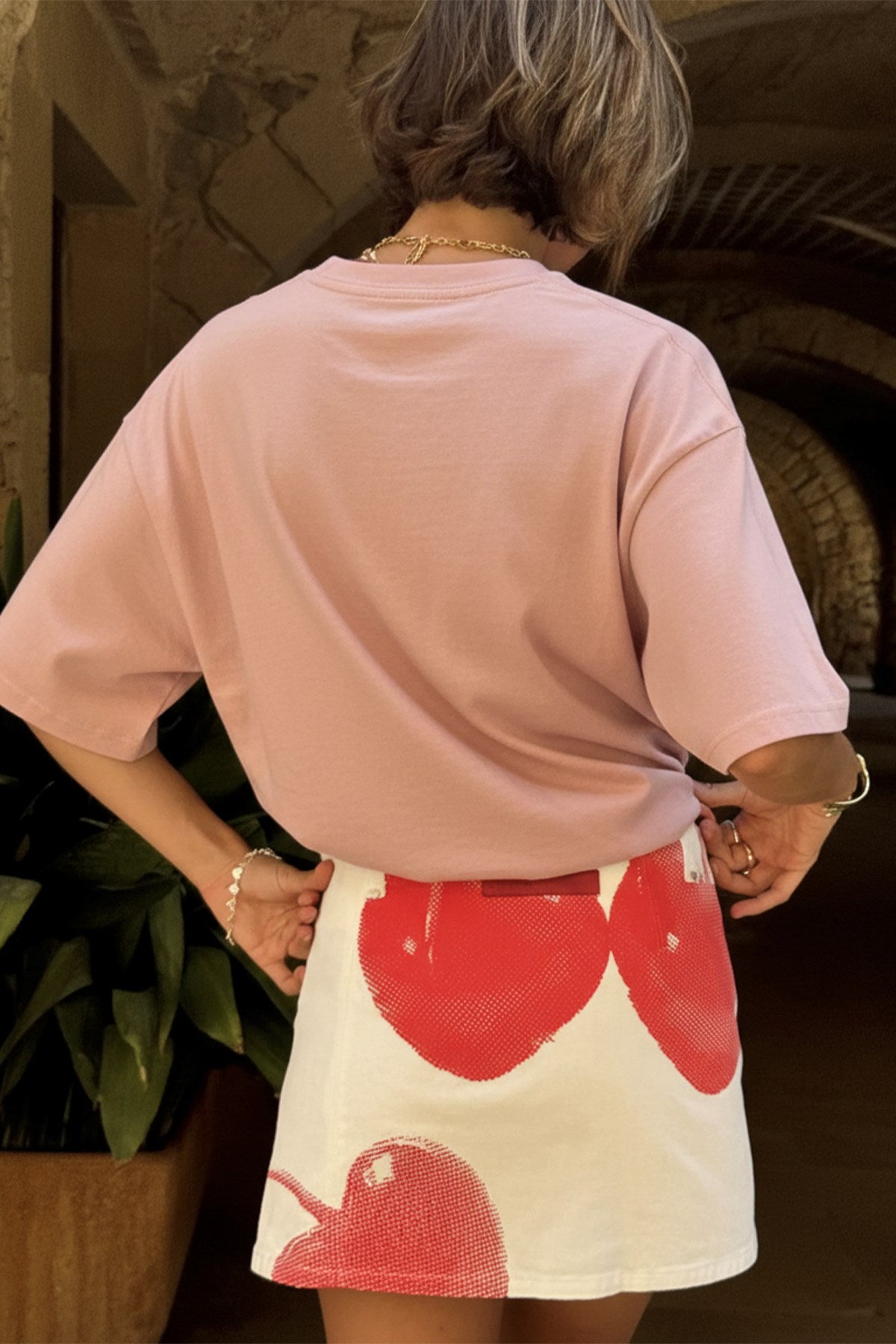Kadın Oversize Tişört Léo Bear Baskılı Pembe – %100 Pamuk Compact Süprem 24/1