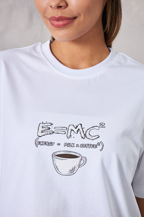 The Champ E=mc2 Coffee Milk Energy Kahve Tasarım Baskılı Oversize Beyaz Kadın T-shirt