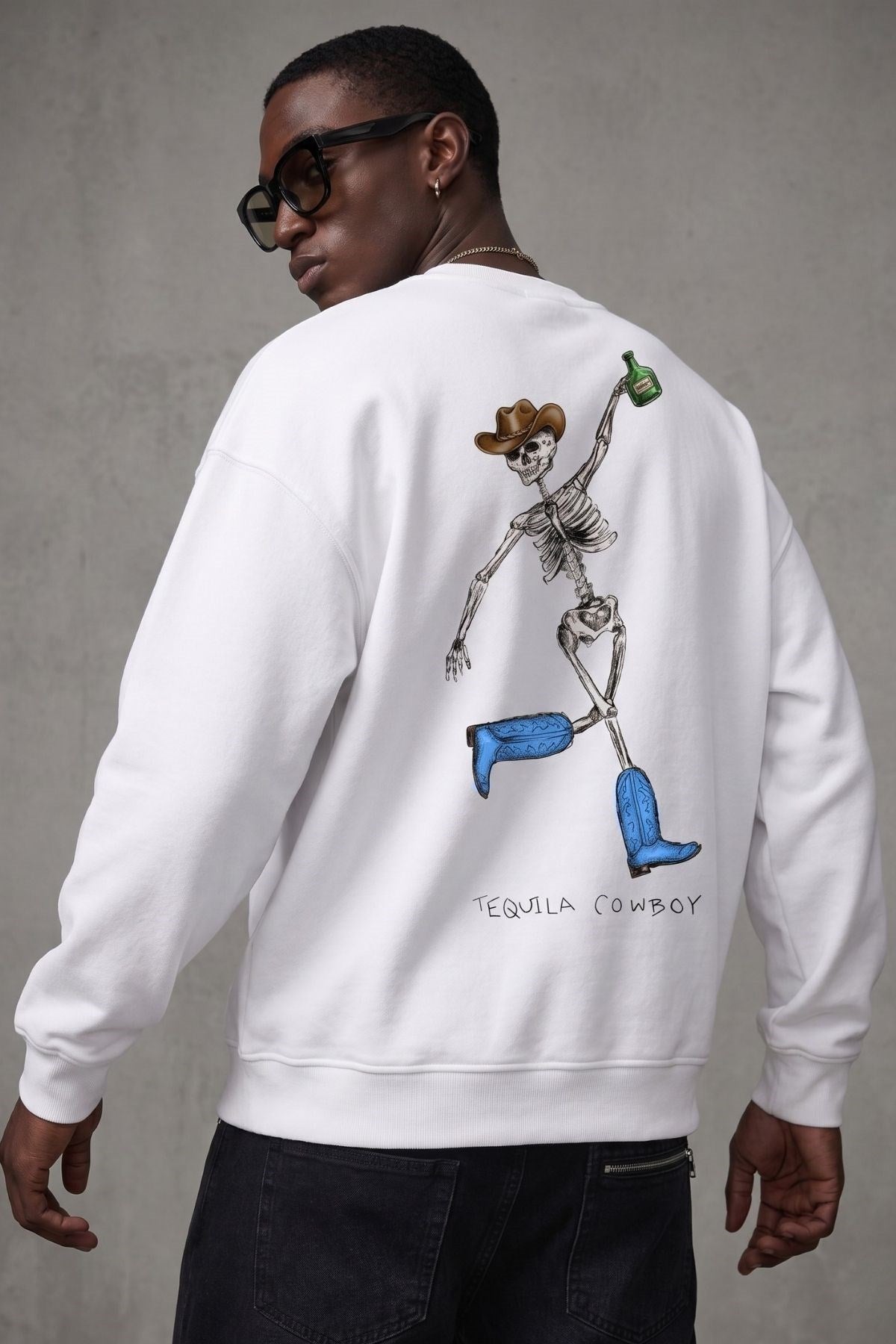 Erkek Oversize Sweatshirt Western Spirit Baskılı Beyaz – Bisiklet Yaka, 3 İplik Şardonlu Polar
