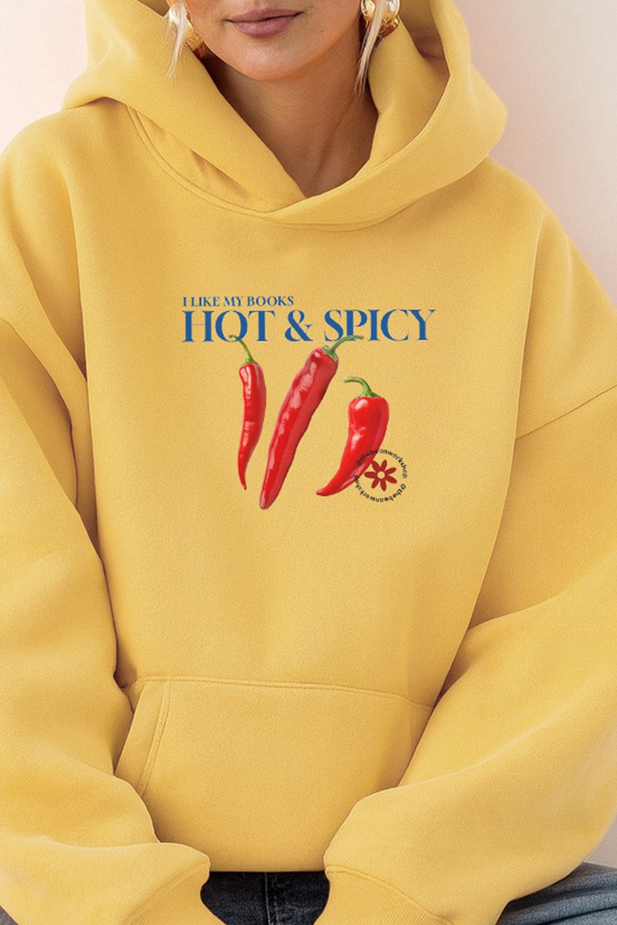 Kadın Oversize Sweatshirt Hoodie Hot & Spicy Baskılı Sarı – Kapüşonlu, 3 İplik Şardonlu Polar