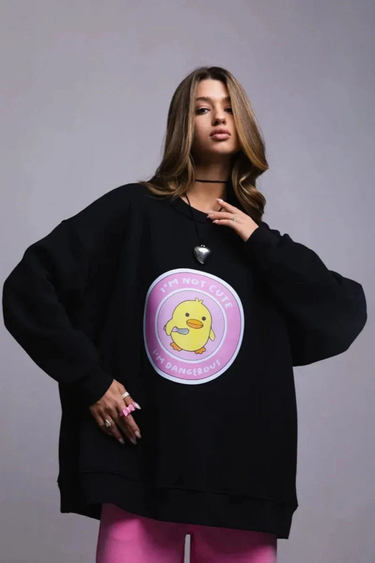 Kadın Oversize Sweatshirt Elbise Cute Ördek Baskılı Siyah – Bisiklet Yaka, 3 İplik Şardonlu Polar