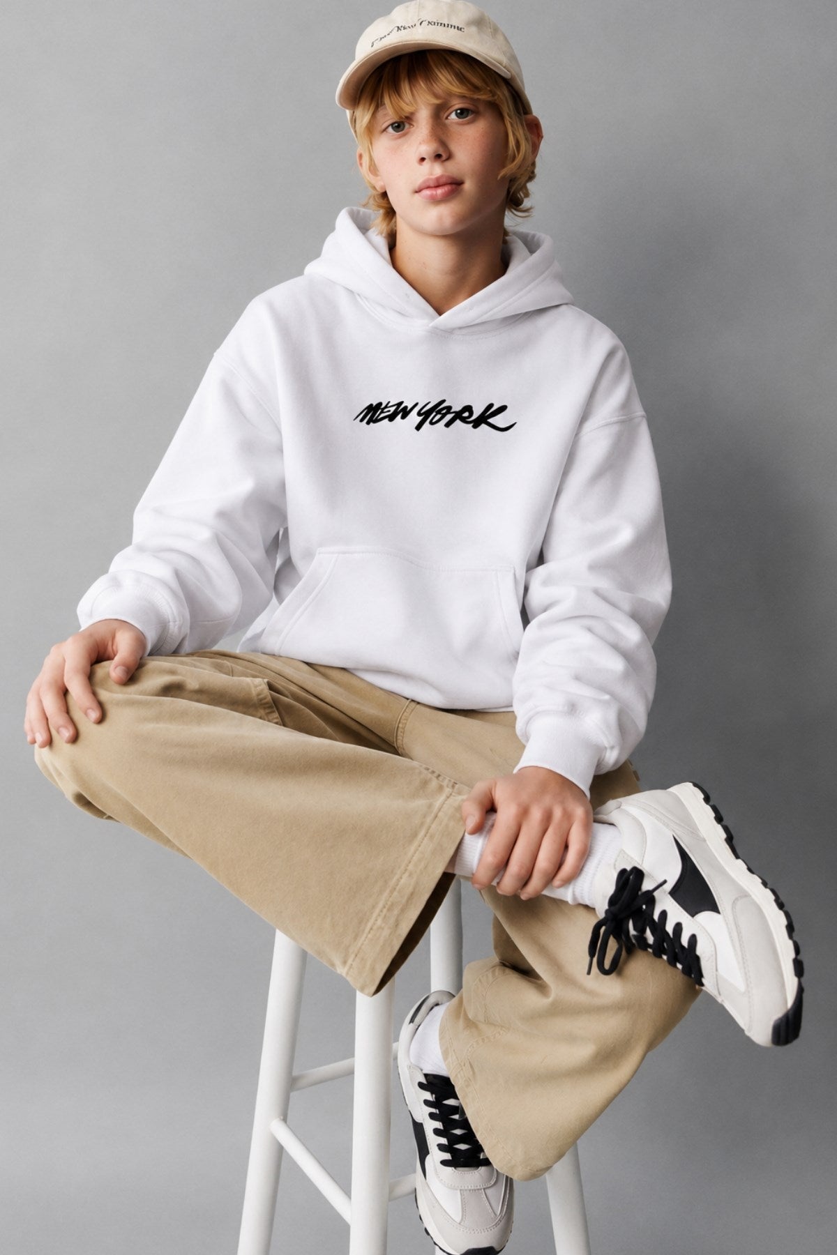 Erkek Çocuk Oversize Hoodie Sweatshirt DAY IN NYC Baskılı Beyaz – Kapüşonlu, Cepli, 3 İplik Polar