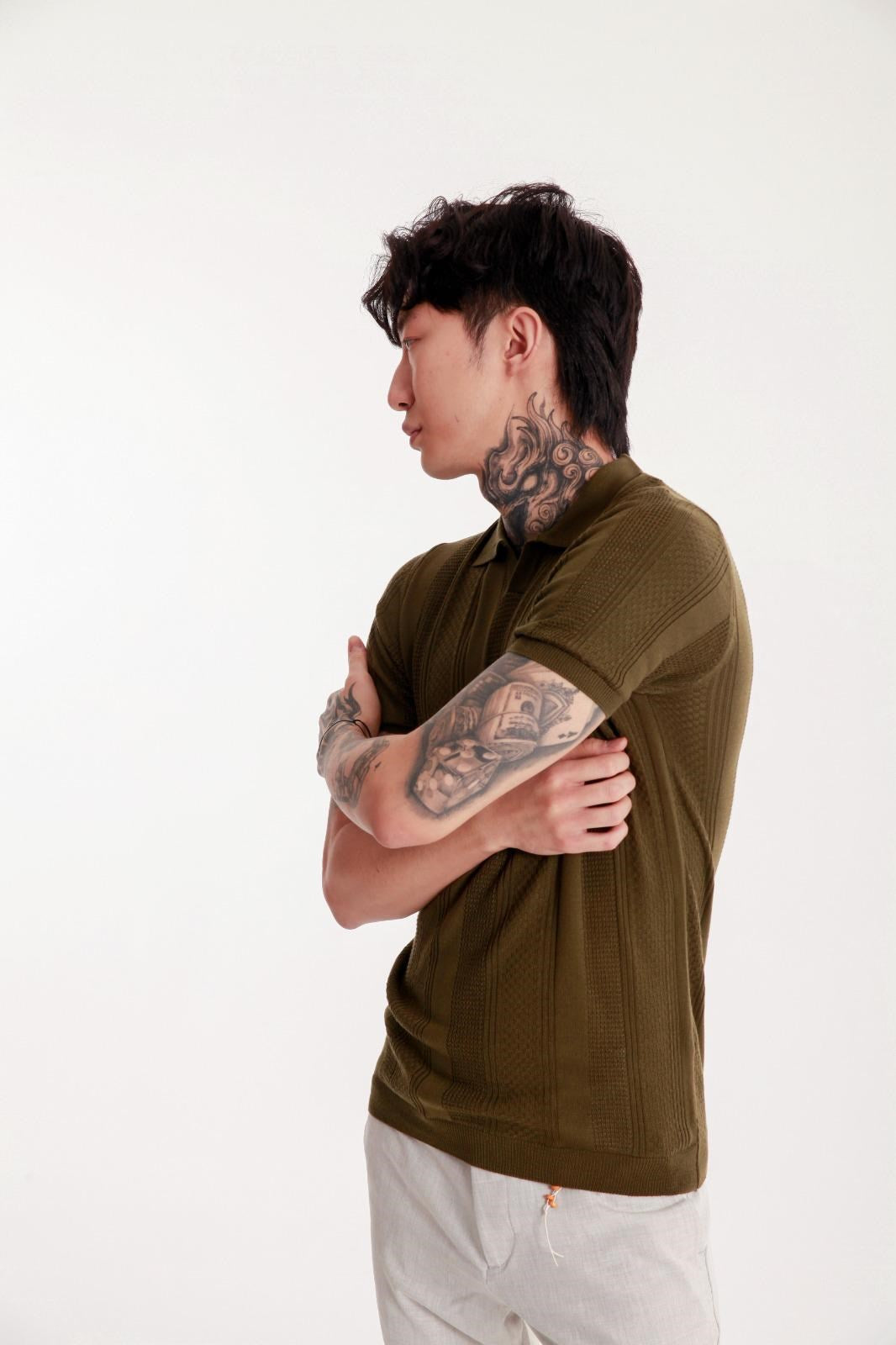 Erkek Haki Polo Yaka Triko Tişört – Kısa Kollu, Modern Slim Fit, Yazlık Örgü Dokulu Model