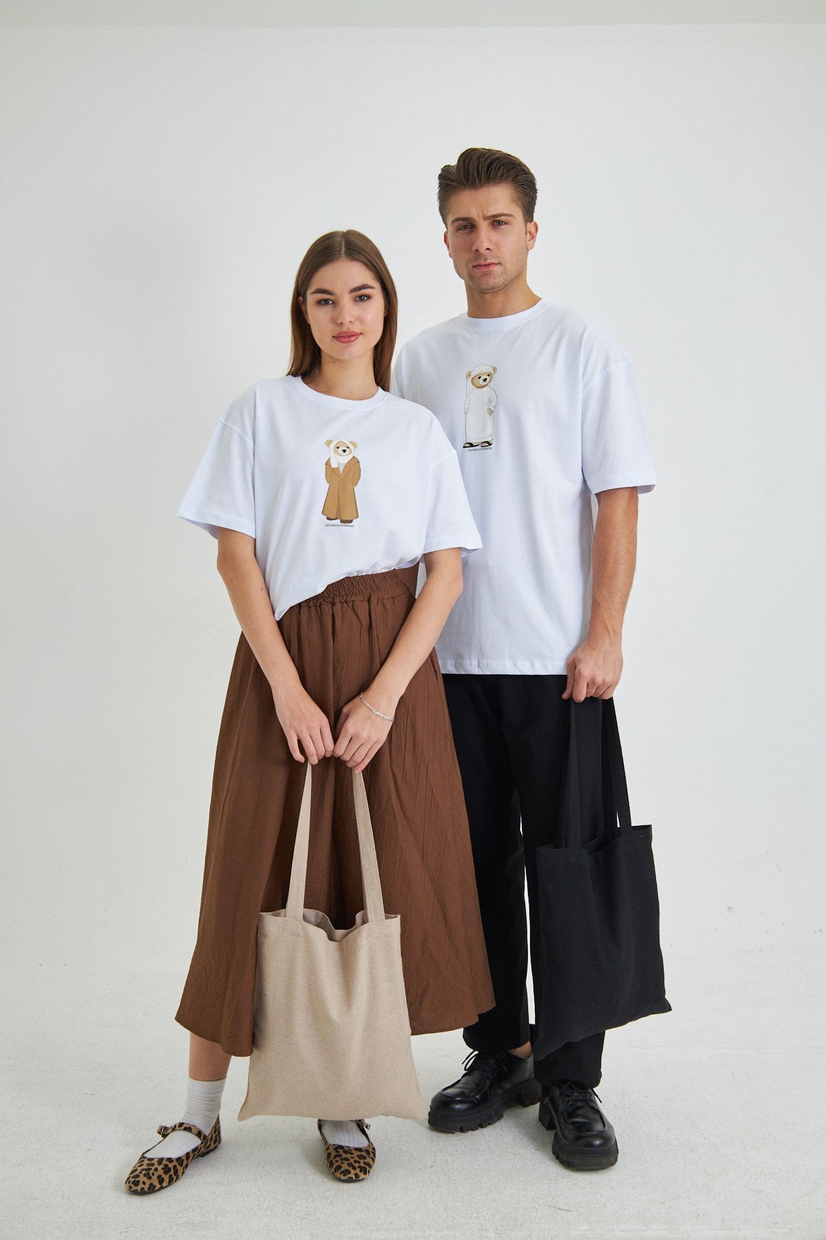 Unisex Special Edition Ayıcık Baskılı Beyaz Tişört Çift Kombini