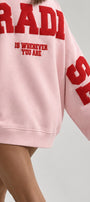 Kadın Oversize Sweatshirt Paradise Varsity Kabartma Baskılı Pembe – Bisiklet Yaka, 3 İplik Şardonlu Polar