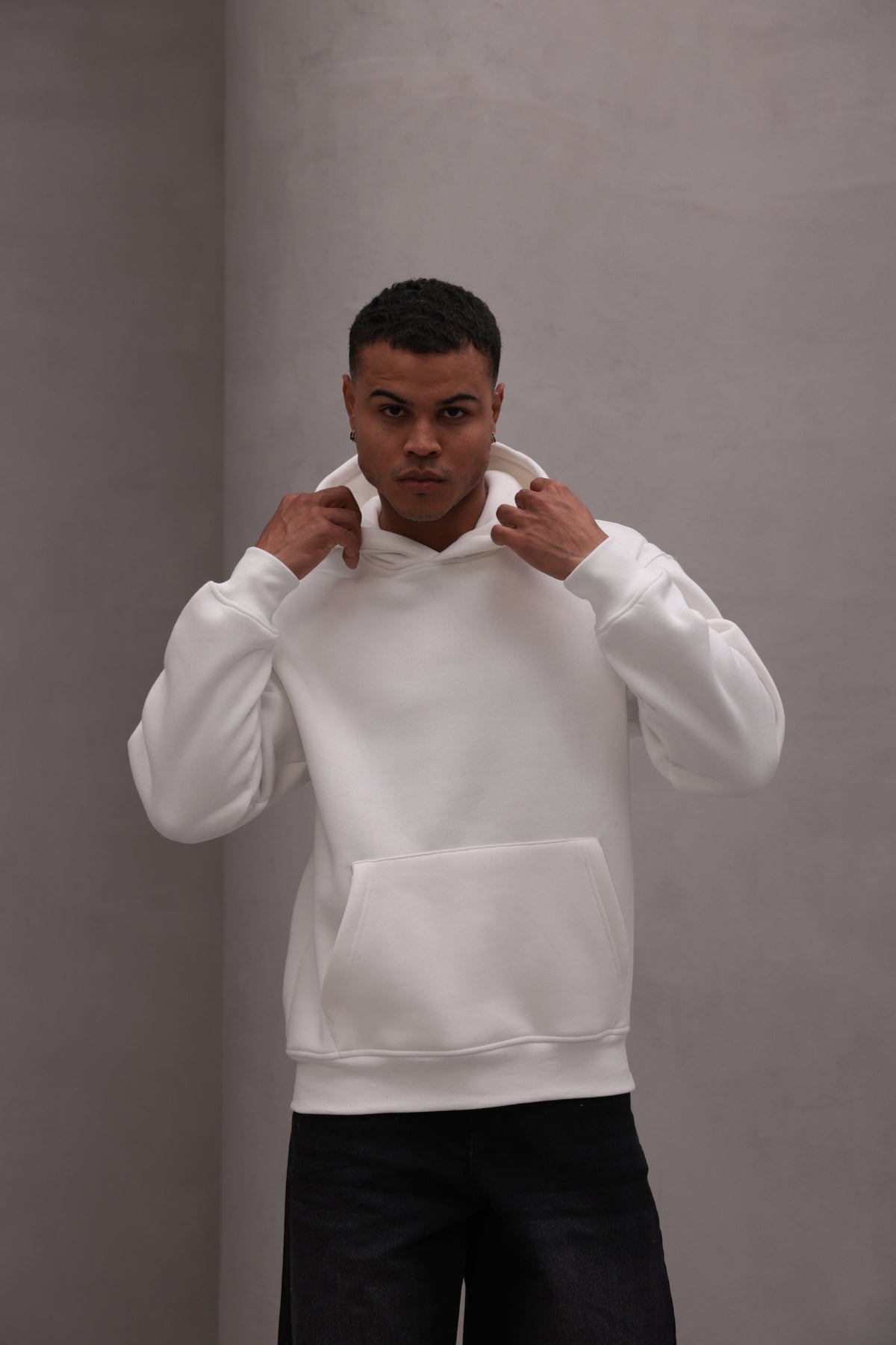 Erkek Oversize Sweatshirt Hoodie Basic Beyaz – Kapüşonlu, 3 İplik Polar, Kanguru Cepli