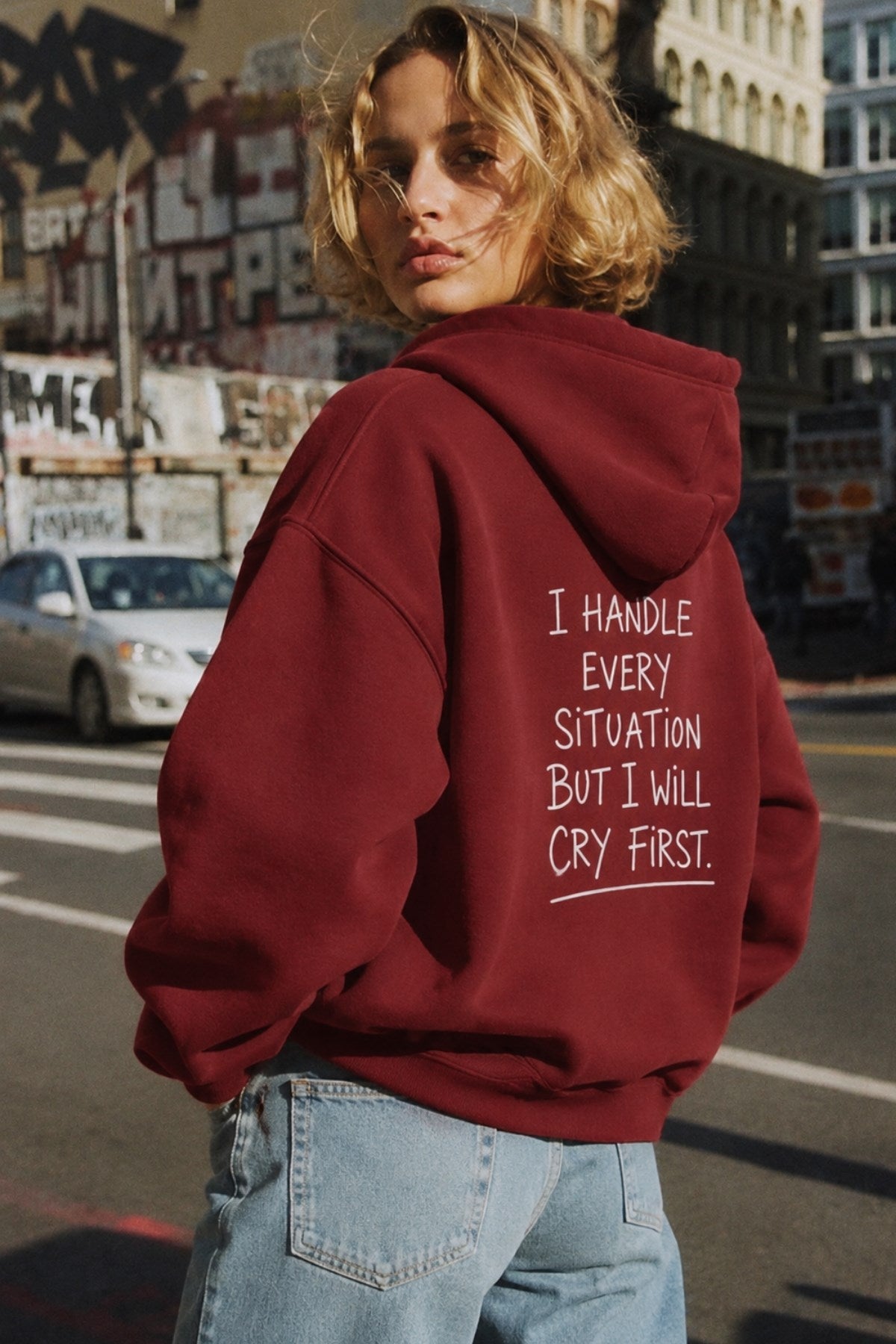 Kadın Oversize Hoodie Cry First Baskılı Bordo – Kapüşonlu, Kanguru Cepli, 3 İplik Şardonlu Polar