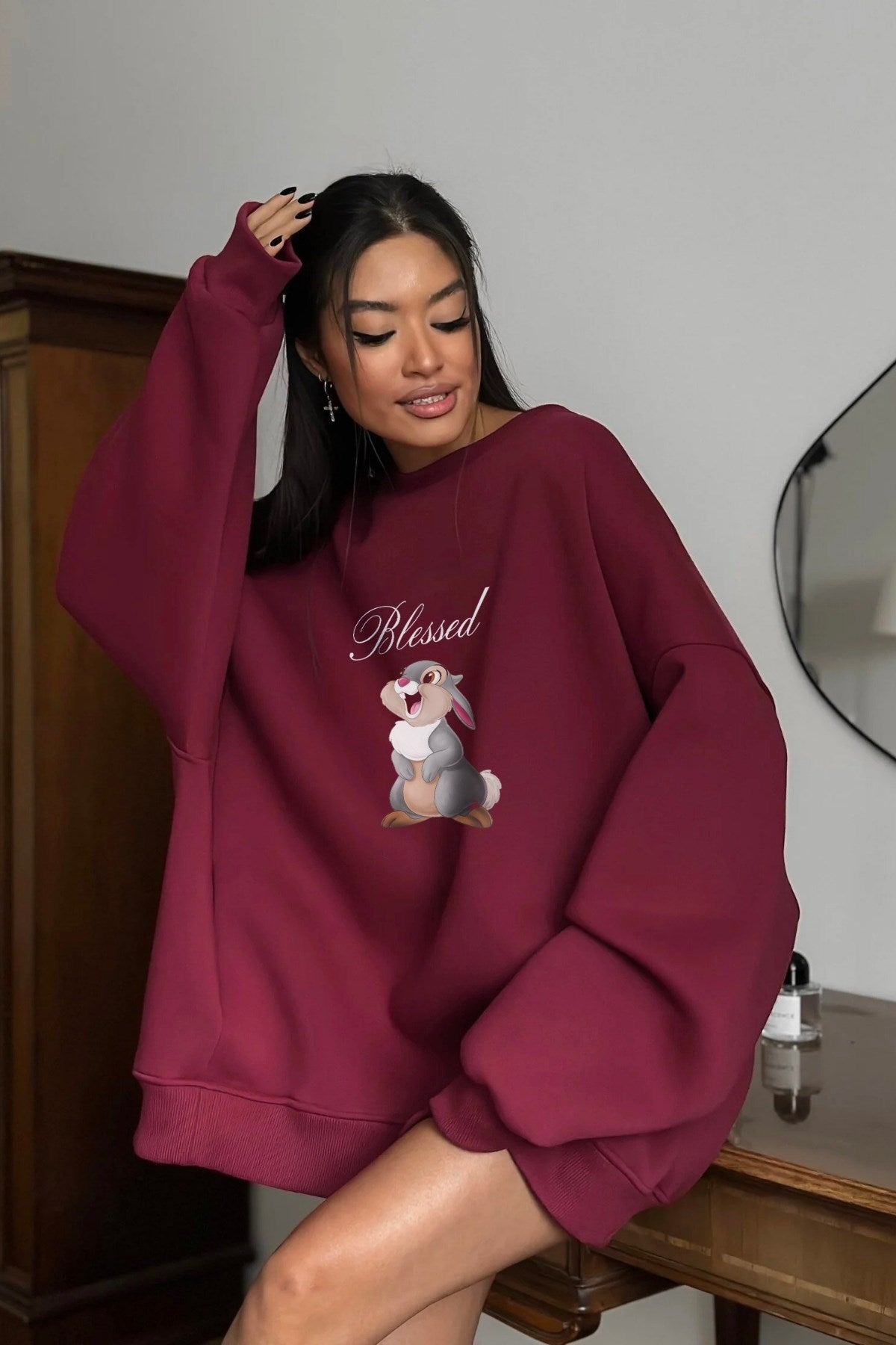 Kadın Oversize Sweatshirt Elbise Blessed Bunny Baskılı Bordo – Bisiklet Yaka, 3 İplik Şardonlu Polar