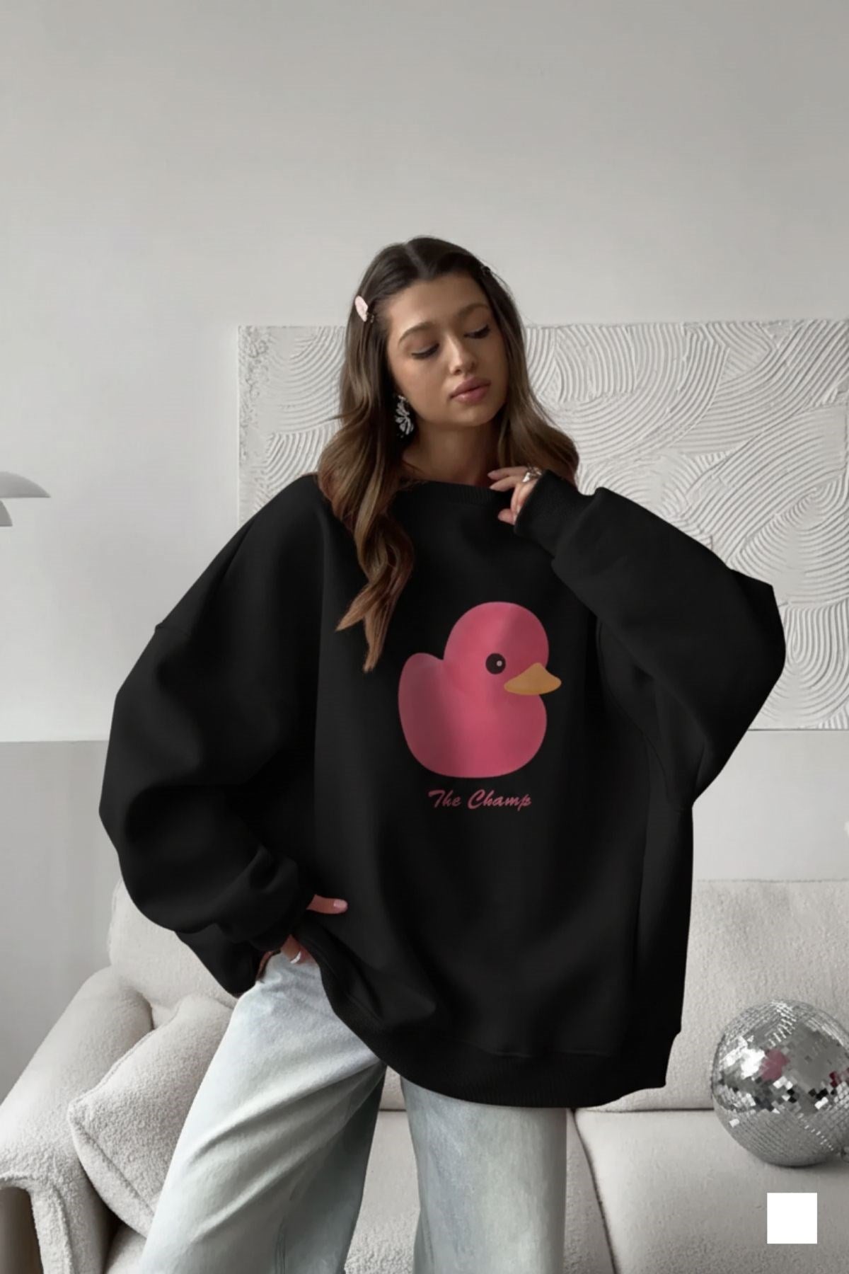  Kadın Siyah Bisiklet Yaka Sweatshirt Elbise– Pembe Ördek Baskılı 3 İplik Şardonlu Oversize