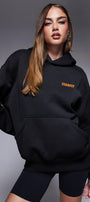 Siyah Oversize Hoodie Siyah – 3 İplik Şardonlu, Kapüşonlu Kanguru Cepli, Sırt Tam Portakal Baskı