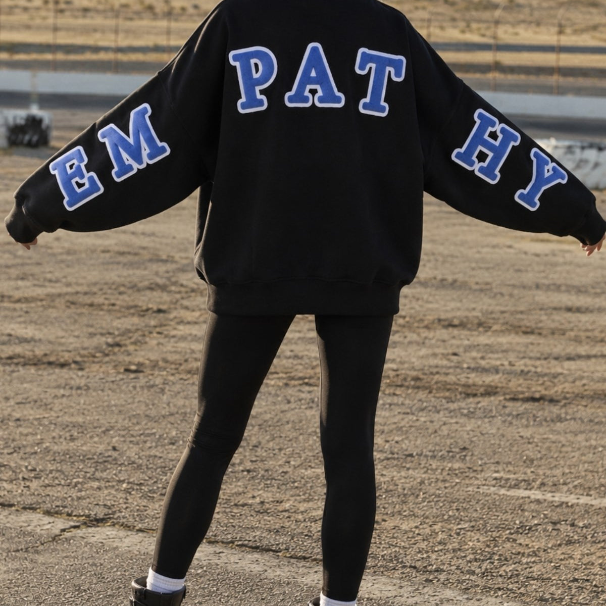 Kadın Oversize Sweatshirt Empathy 3D Baskılı Siyah – Bisiklet Yaka, 3 İplik Şardonlu Polar