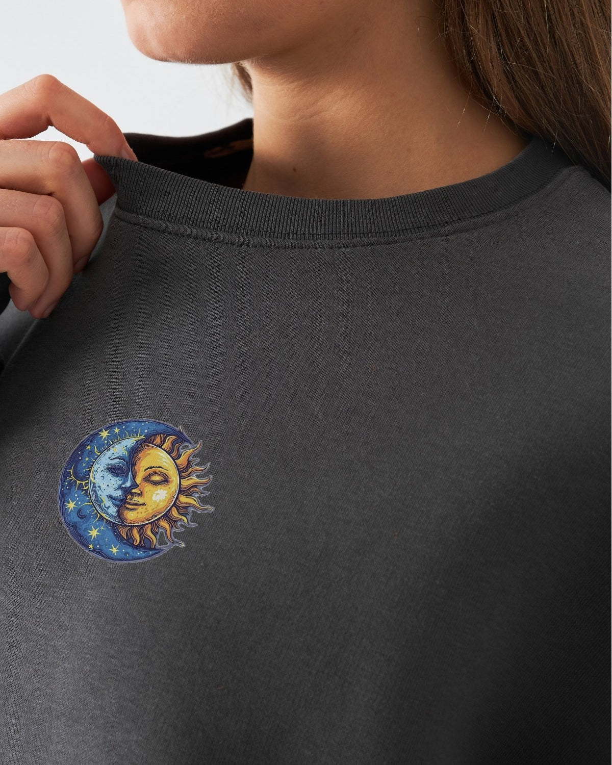 Kadın Oversize Sweatshirt Sun & Moon Baskılı Füme – Bisiklet Yaka, 3 İplik Şardonlu Polar