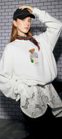 Kadın Oversize Sweatshirt City Club Bear Baskılı Beyaz – Bisiklet Yaka, 3 İplik Şardonlu Polar
