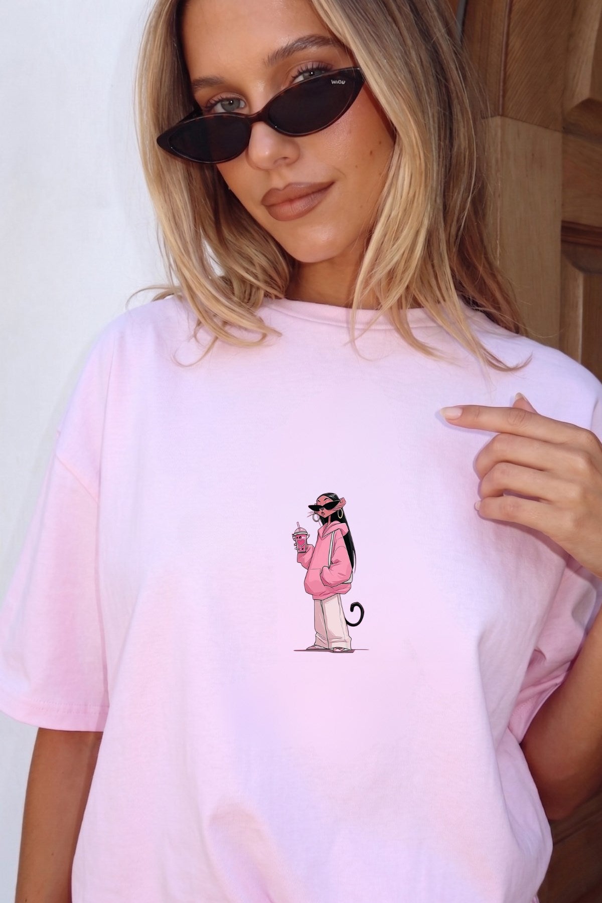 Kadın Oversize Tişört Pink Kitty Club Baskılı Pembe – Bisiklet Yaka, Rahat Kalıp, %100 Pamuk