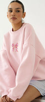 Kadın Oversize Sweatshirt Pembe  Kurdele Baskılı Pembe – Bisiklet Yaka, 3 İplik Şardonlu Polar