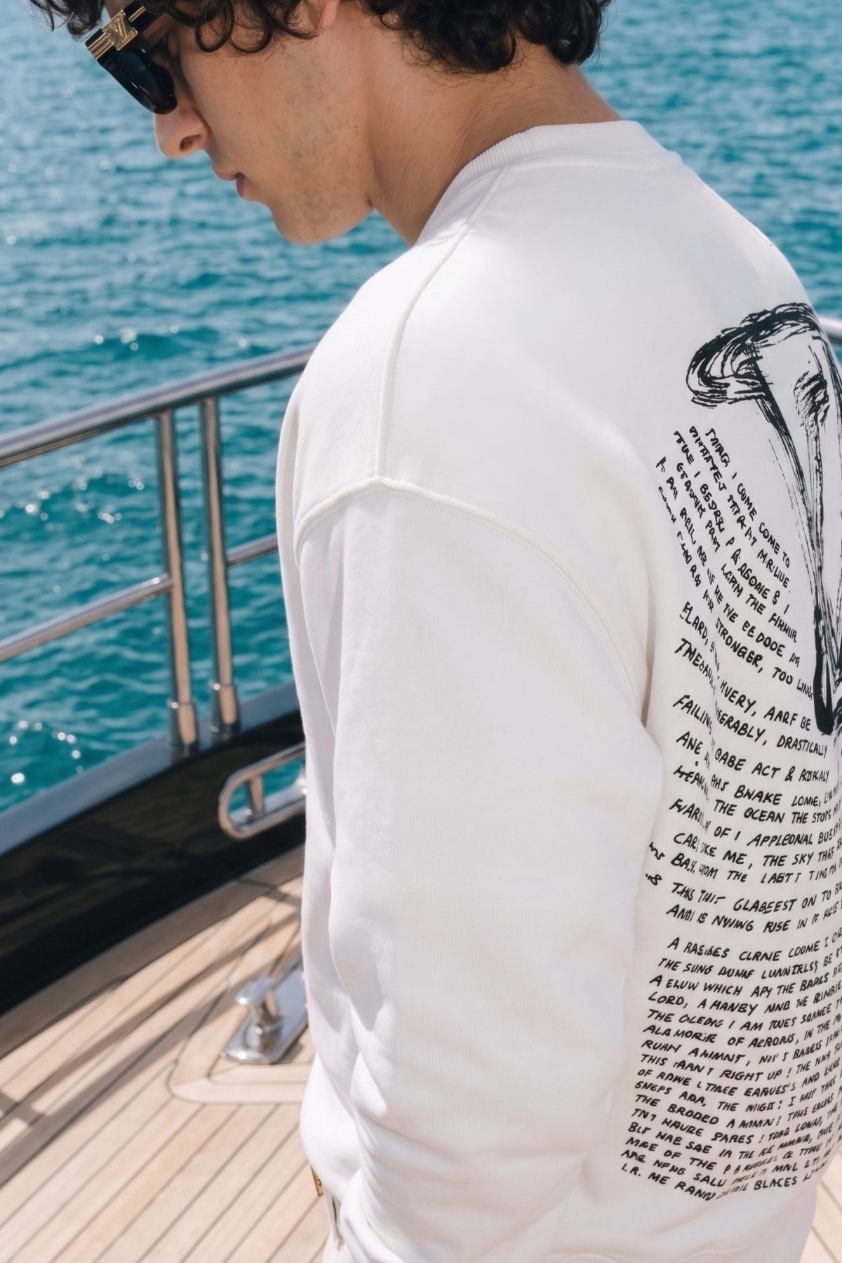 Erkek Oversize Sweatshirt Abyss Baskılı Beyaz – Bisiklet Yaka, 3 İplik Şardonlu Polar