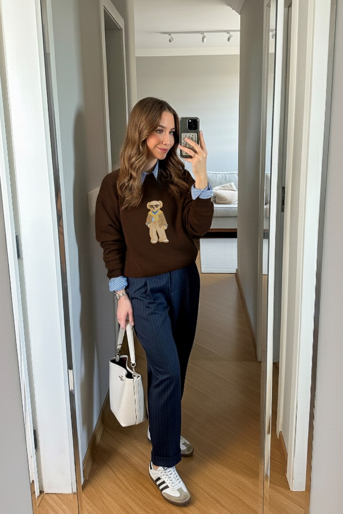 Kadın Oversize Sweatshirt Gentleman Bear Baskılı Kahverengi – Bisiklet Yaka, 3 İplik Şardonlu